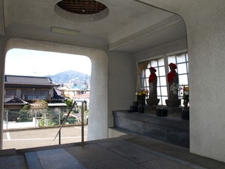 PC053003.JPG